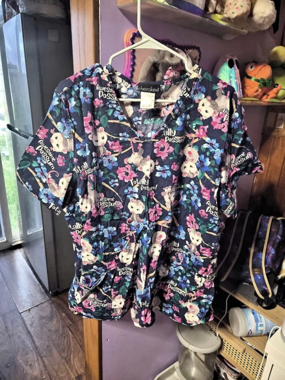 Cherokee Opossum Scrub Top in Blue & Pink 3XL Like New